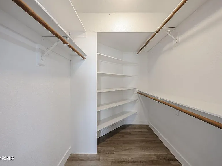3951 E Waltann Ln — Photo 29
