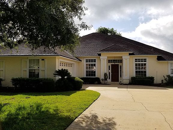 2nd image of 2040 Chaucer Ln