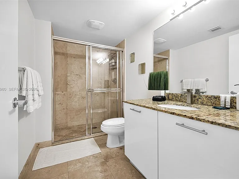 41 SE 5th St #517 — Photo 28