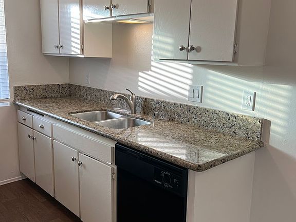 4th image of 5055 Saratoga Ave #14