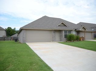 3200 SW Deerfield Blvd #2, Bentonville, AR 72712