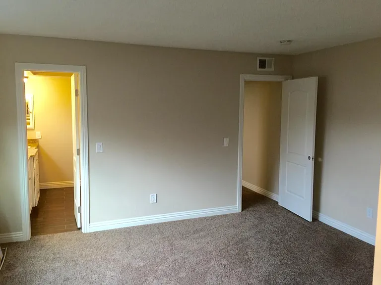 15551 Boleyn Cir #B — Photo 21