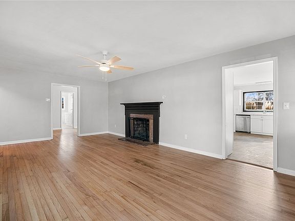 3rd image of 1010 Bern Cir