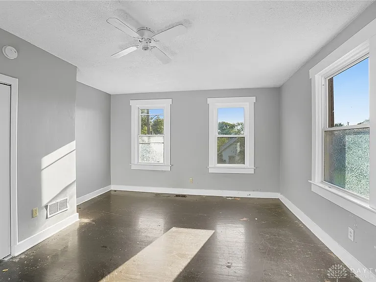 149 Boltin St — Photo 24