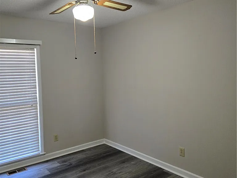 170 Breckenridge Ln — Photo 9