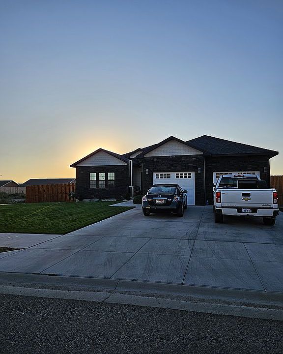 1st image of 2201 Glenwood Dr