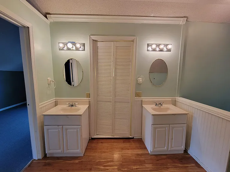 401 Central Ave — Photo 15