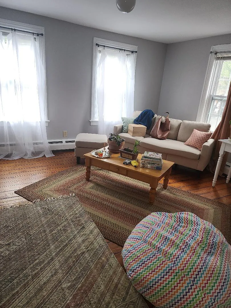 2 bed, 740 sqft, $1,900 — Photo 1