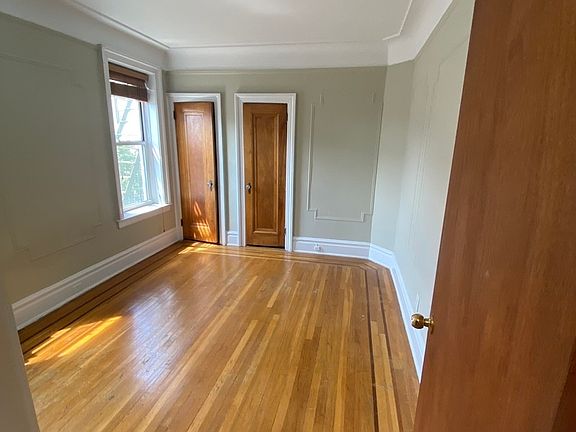 5th image of 31-15 33rd St #1B