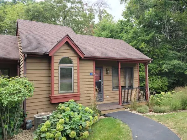 35 Oak Glen Dr #35, Galena, IL 61036