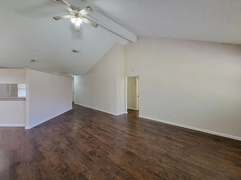 9415 Beckford Dr — Photo 14