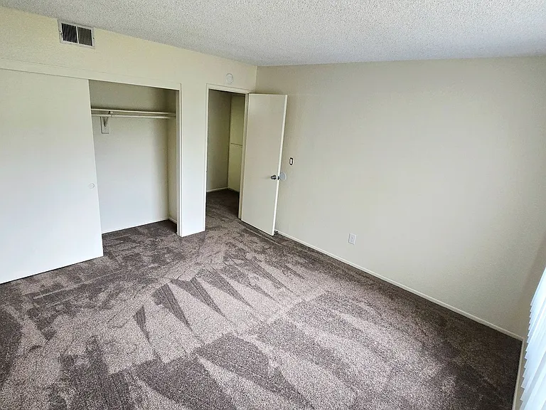 185 S Laurel Ave — Photo 12
