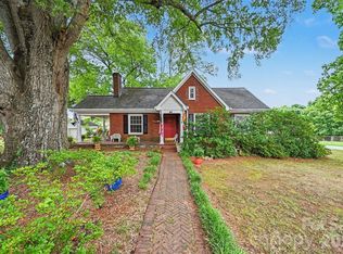 806 S Main Ave, Newton, NC 28658