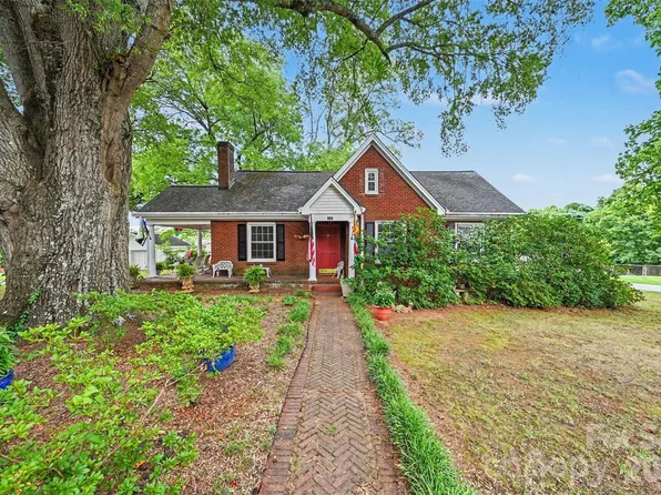 806 S Main Ave, Newton, NC 28658