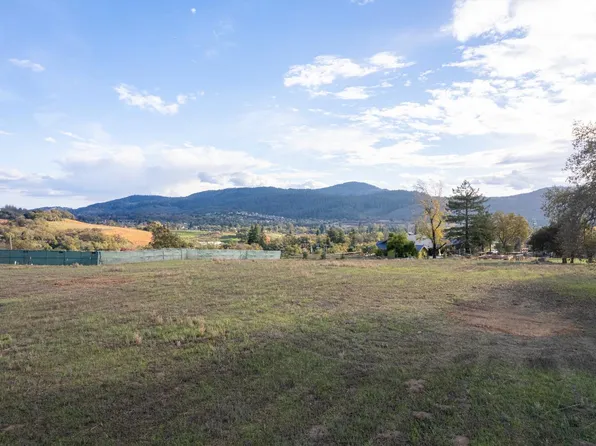 5762 Futura Way, Santa Rosa, CA 95409