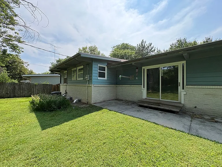 1300 Eastridge Dr — Photo 29