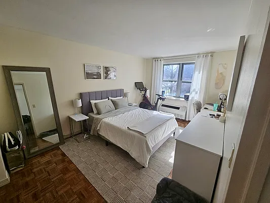 Rented by Red Apple Group | media 2