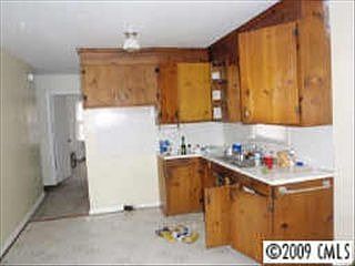 1st image of 3049 Iredell Dr