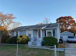 5 Forest Ave, West Babylon, NY 11704