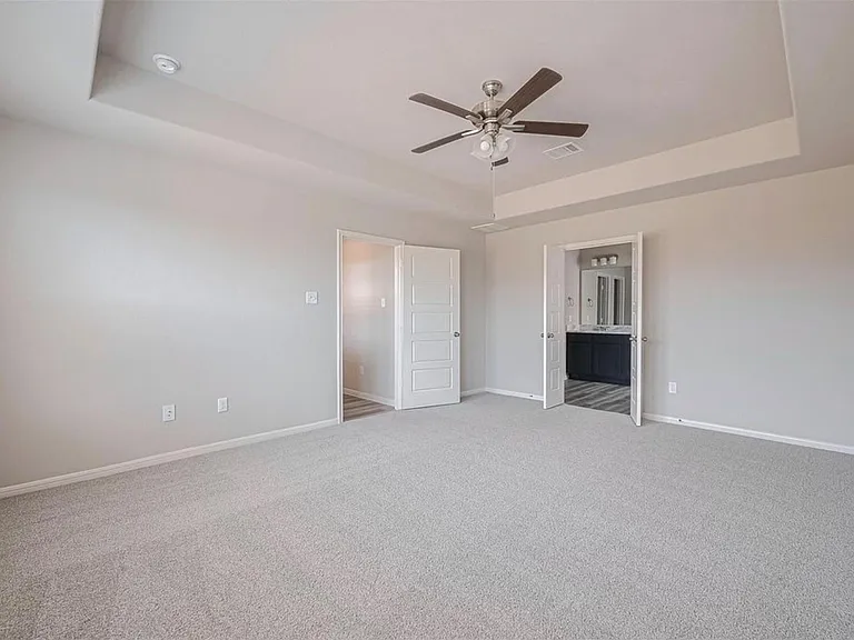 5818 Capri Forest Dr — Photo 8