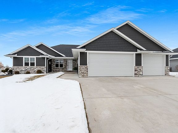 3rd image of 2885 Sussex Rd