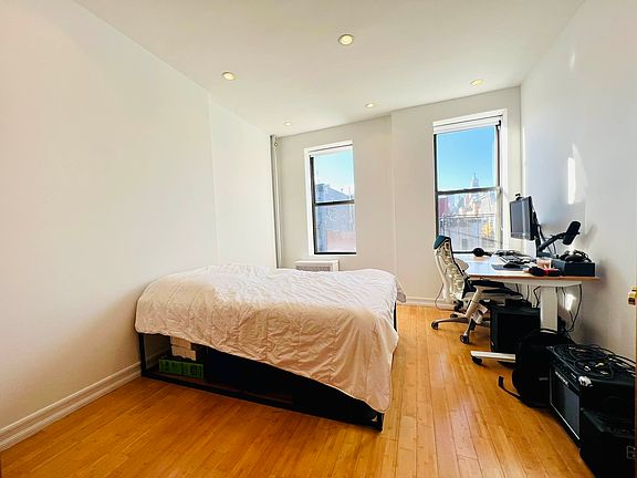 3rd image of 500 E 13th St #D1