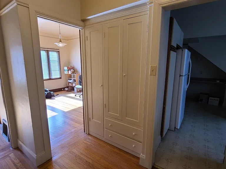 1828 Walnut St — Photo 3