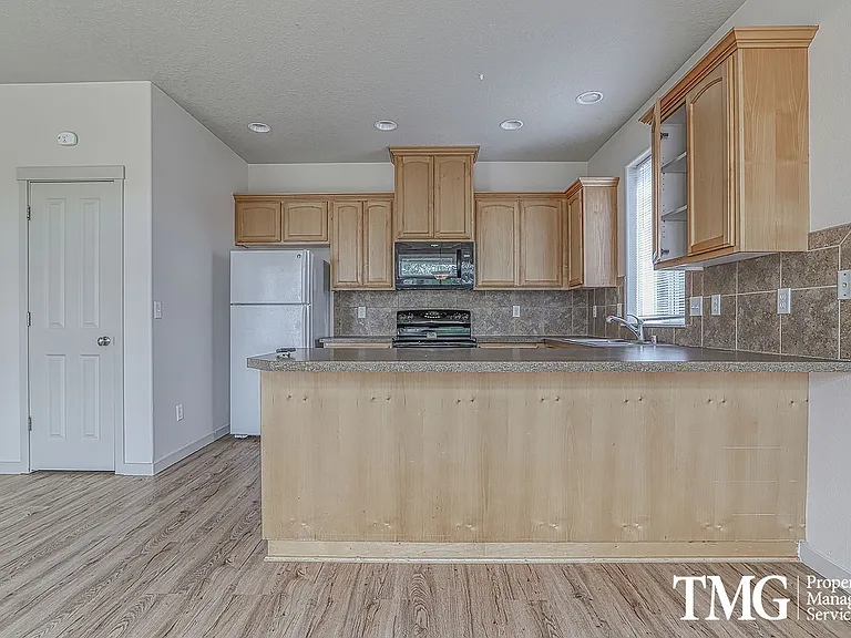 7419 NE 55th St — Photo 4
