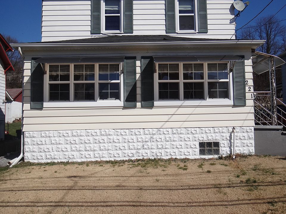 1st image of 221 Jefferson Ave