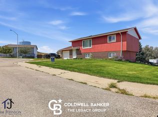 910 W Fir St, Glenrock, WY 82637
