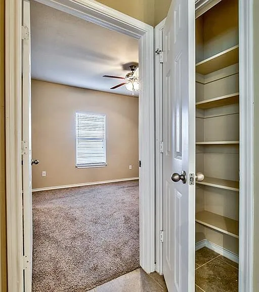 702 E College St — Photo 12