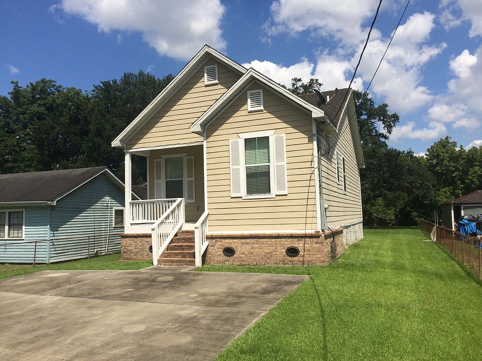 1st image of 1001 Oak Ave