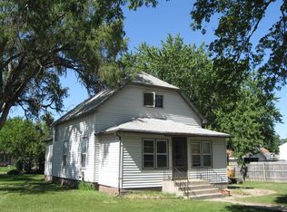 408 W 12th St, Wood River, NE 68883