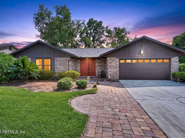 584 ARTHUR MIDDLETON Circle, Orange Park, FL 32073