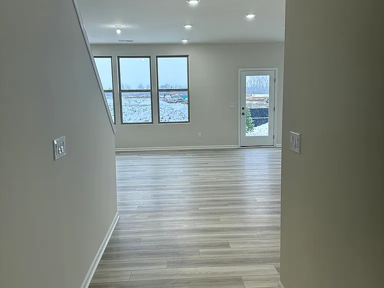 719 W Spaniel Dr — Photo 6