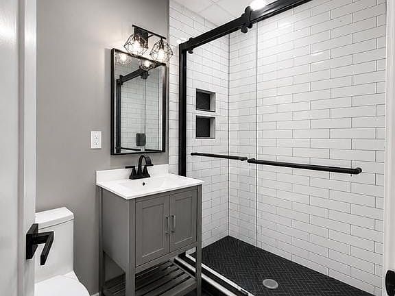 4th image of 632 South St #1