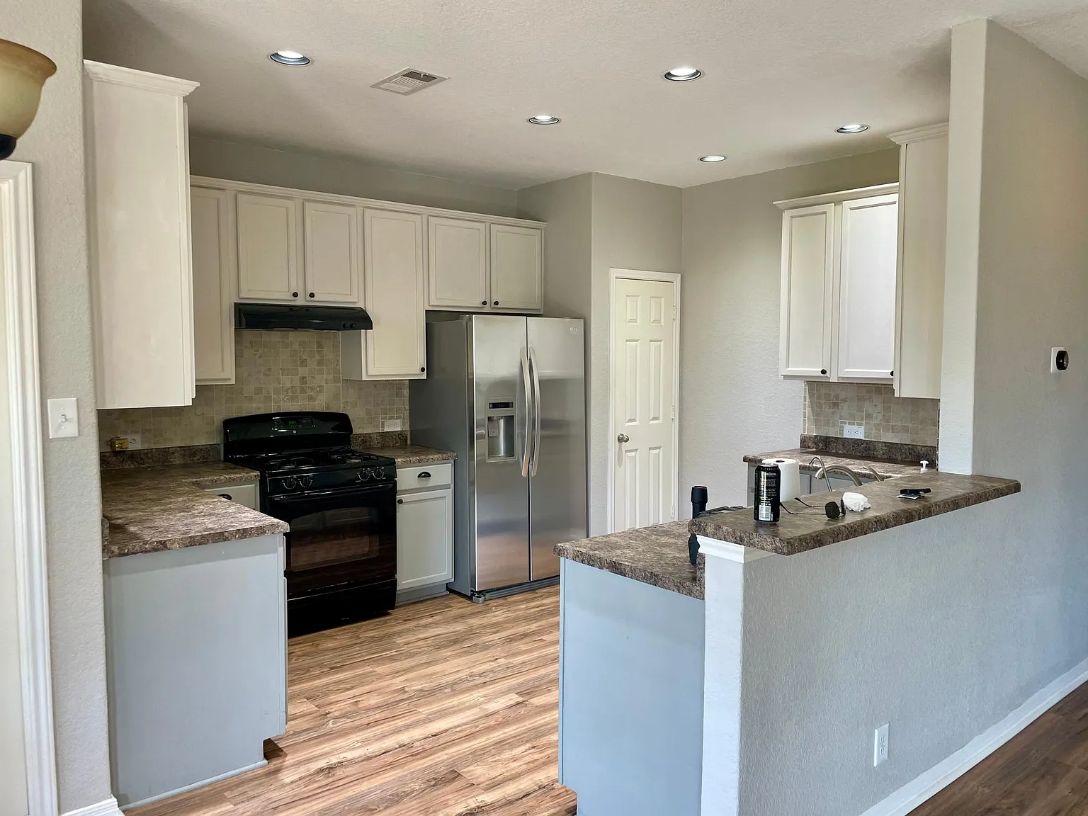 4 bed, 2144 sqft, $2,400 — Photo 3