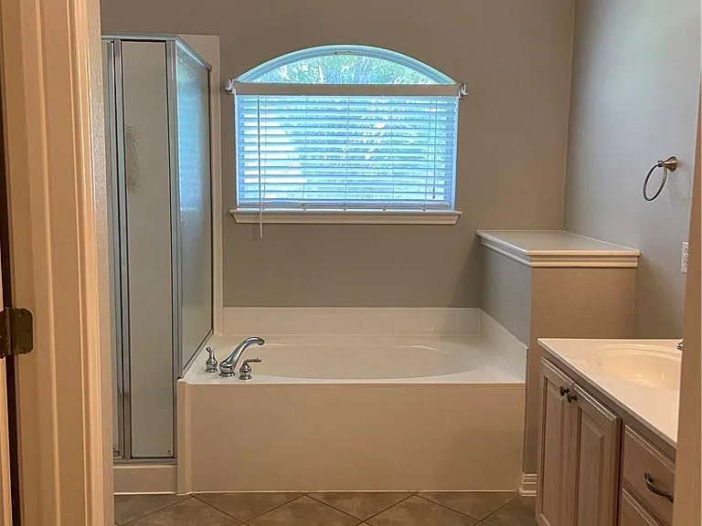 1727 Fallen Leaf Ln — Photo 15