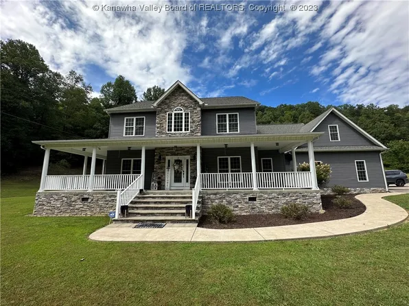 33 Jaelyn N Landen Dr, Chapmanville, WV 25508