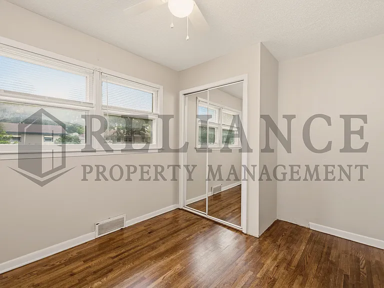 3349 S Vine St — Photo 34