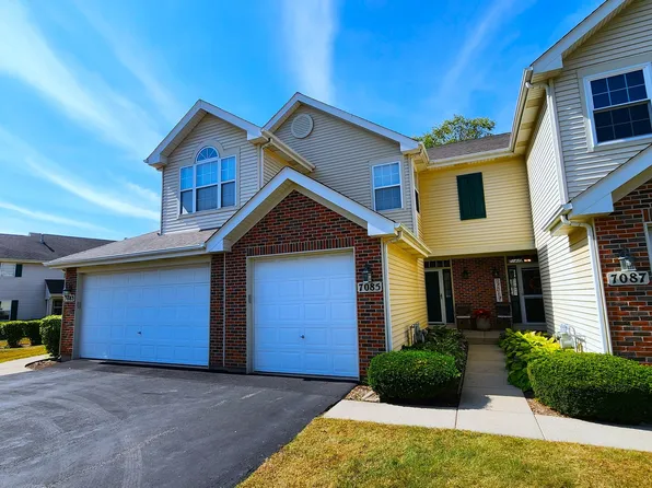 7085 Westwood Dr, Carpentersville, IL 60110
