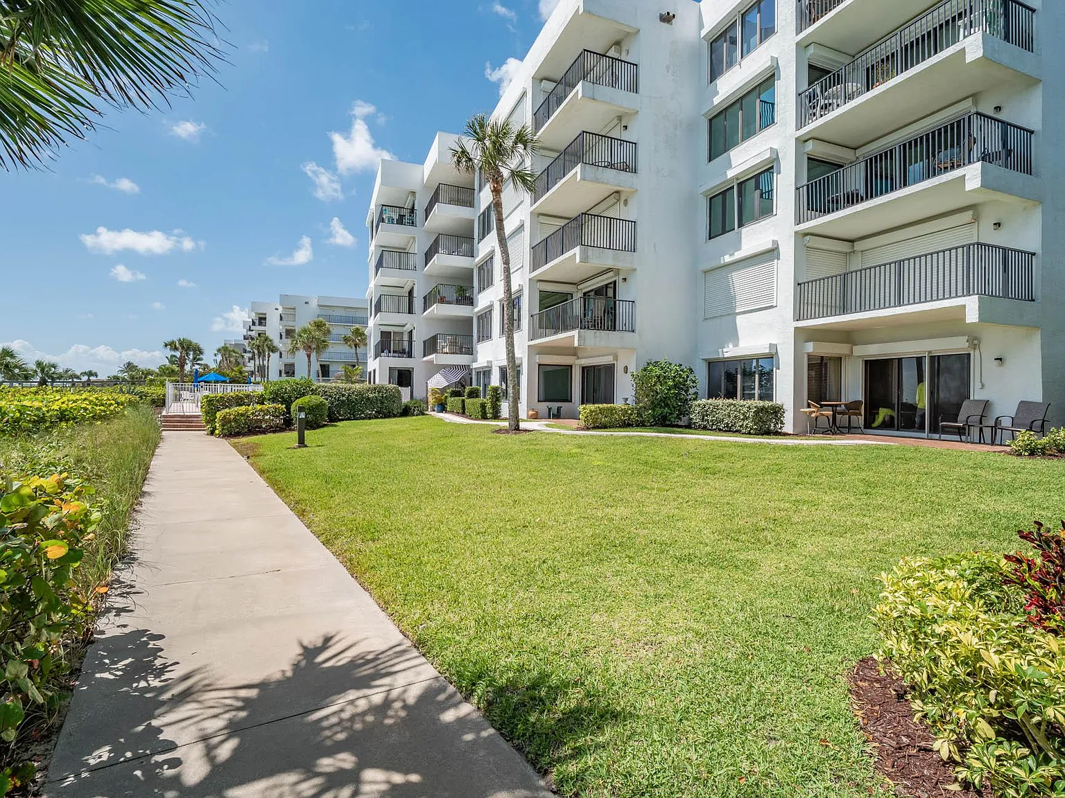 2 bed, 1402 sqft, $4,000 — Photo 1