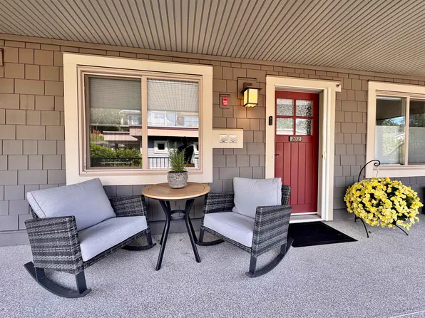 414 Gower Point Rd #202, Gibsons, BC V0N 1V0