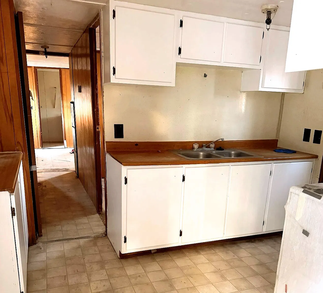3 bed, 780 sqft, $850 — Photo 2