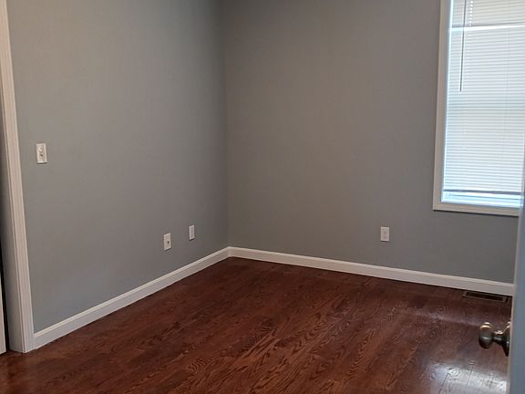 5th image of 202 Hope St APT 3