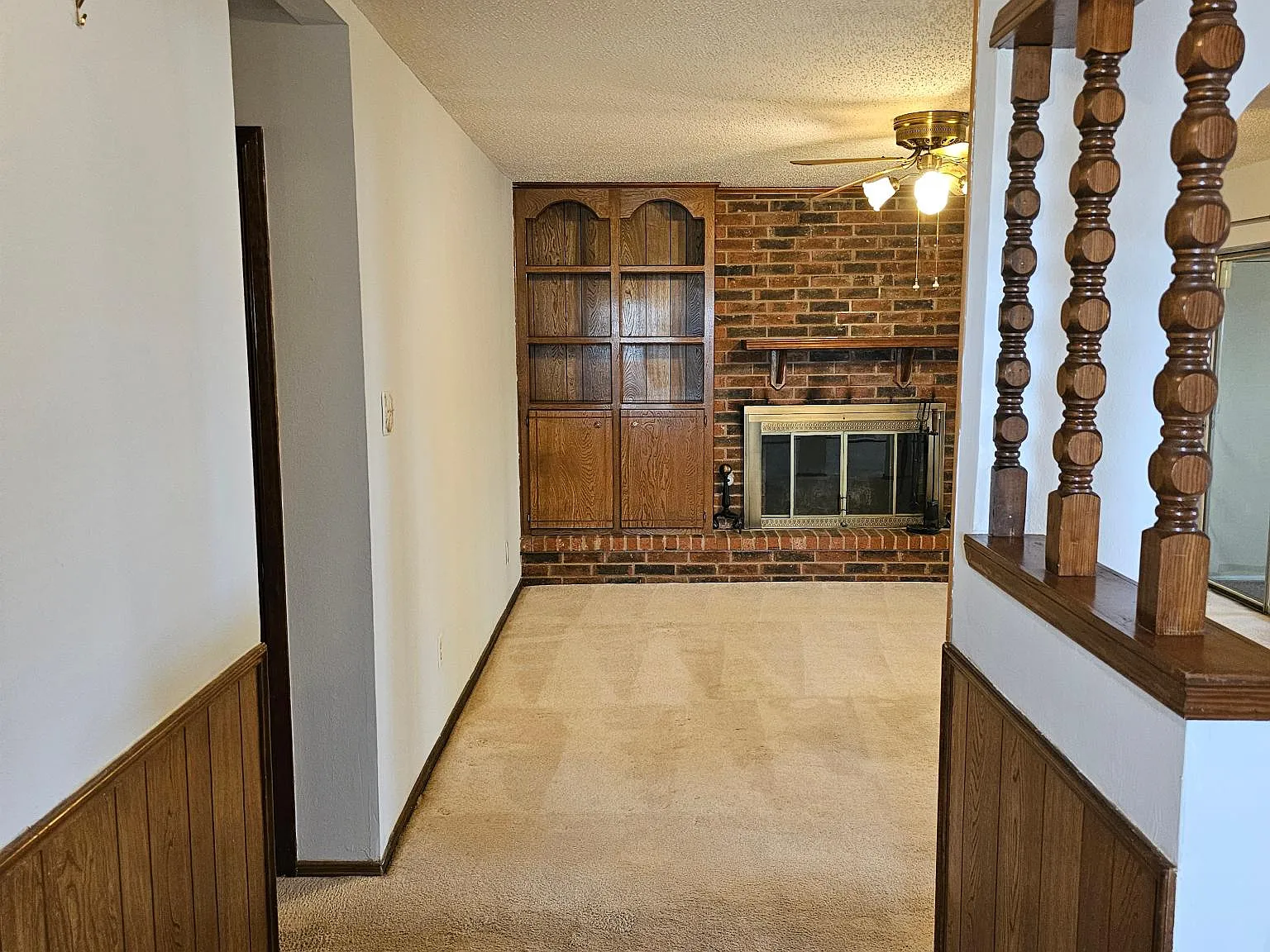 3 bed, 1600 sqft, $1,300 — Photo 2