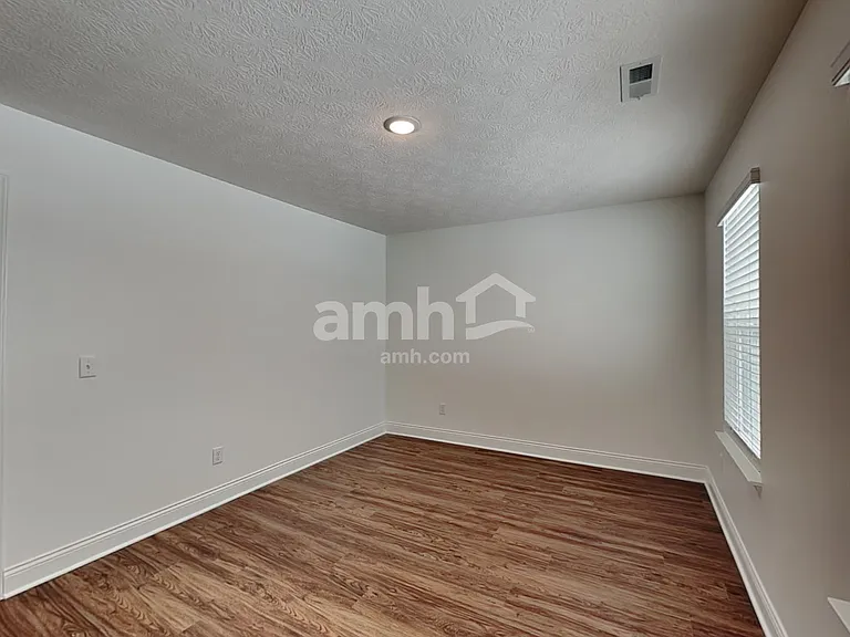 886 Castor Dr — Photo 15