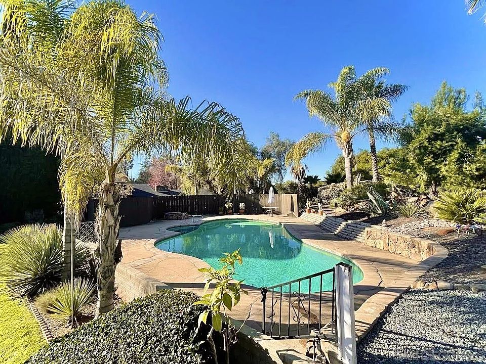 2nd image of 10548 Grandview Dr