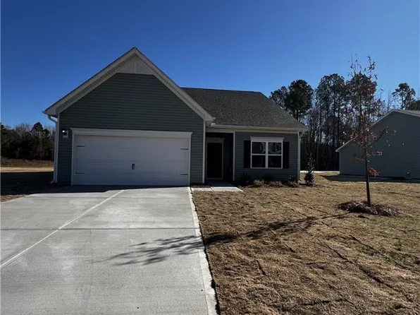 1598 Old Barn Rd, Fayetteville, NC 28312