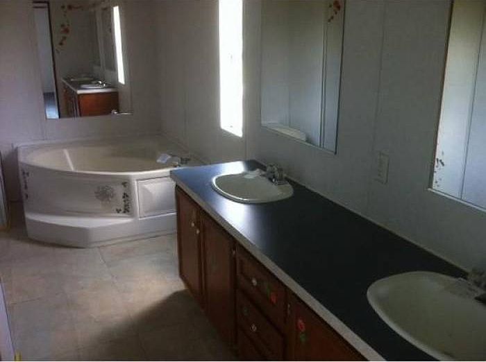 2nd image of 118 Cedar Creek Cir